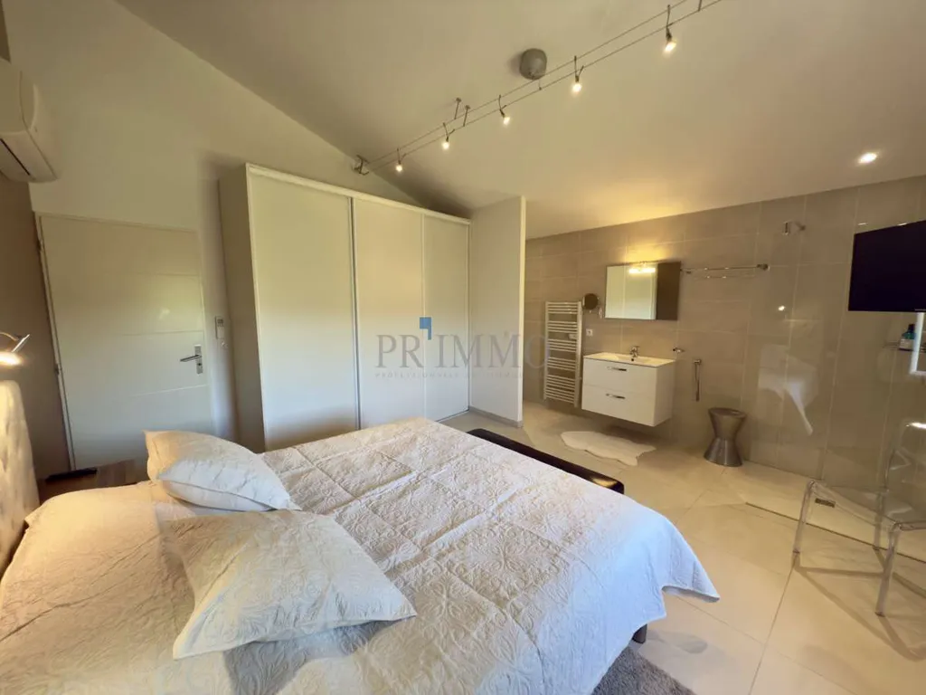 Chambres - Villa avec Piscine et Terrasse à Lorgues