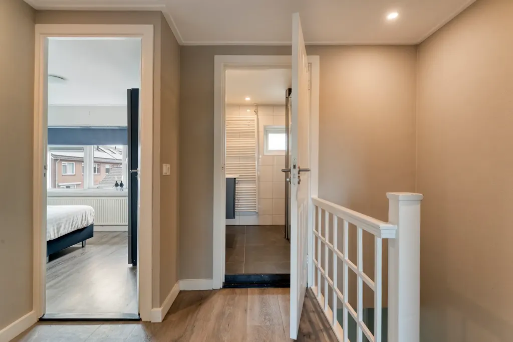 Entrée - Modernised Semi-detached House in Lutten