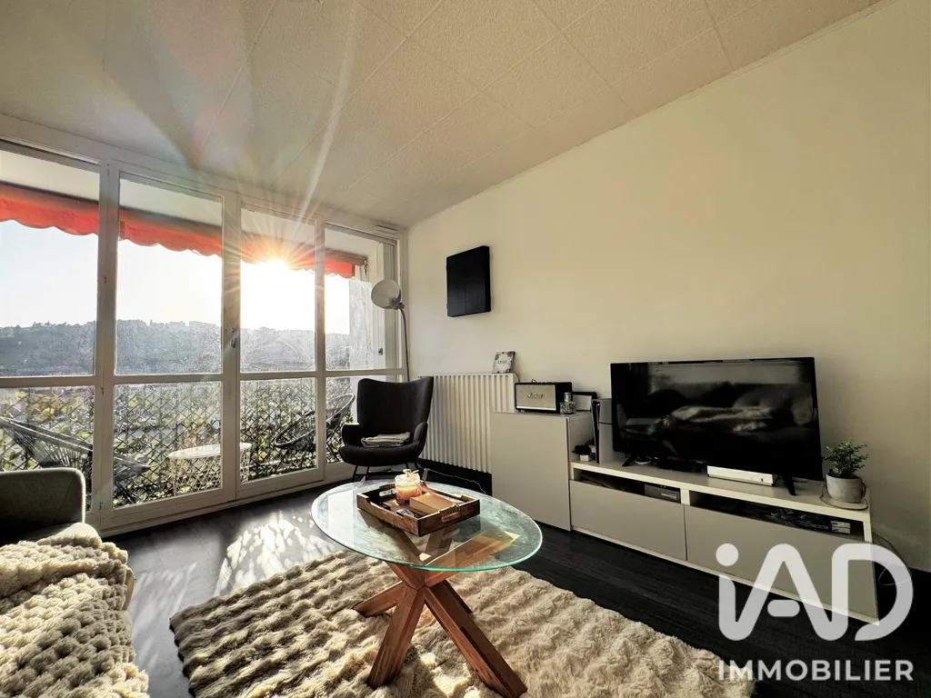 Soggiorno - 3-Bed Flat with Balcony in Déville-lès-Rouen