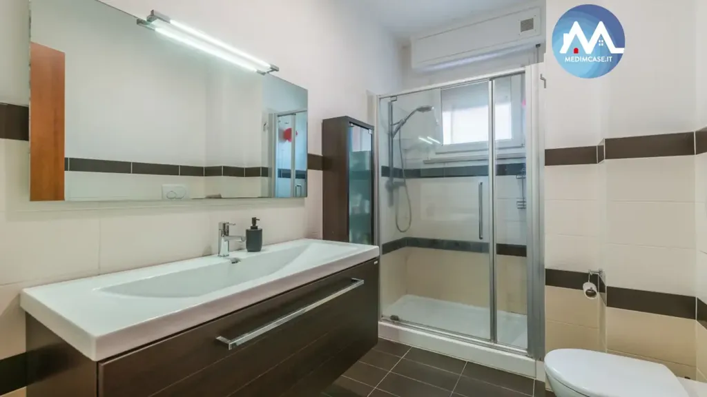 Bathrooms - Trilocale with Balcony in Pesaro