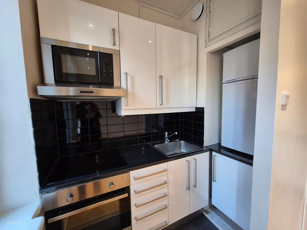 Cuisine - Modernised Studio with East View in Töölö, Helsinki