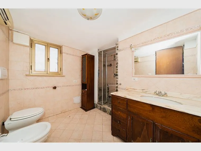 Bagni - Central Two-Bedroom Apartment with Terraces in Formello