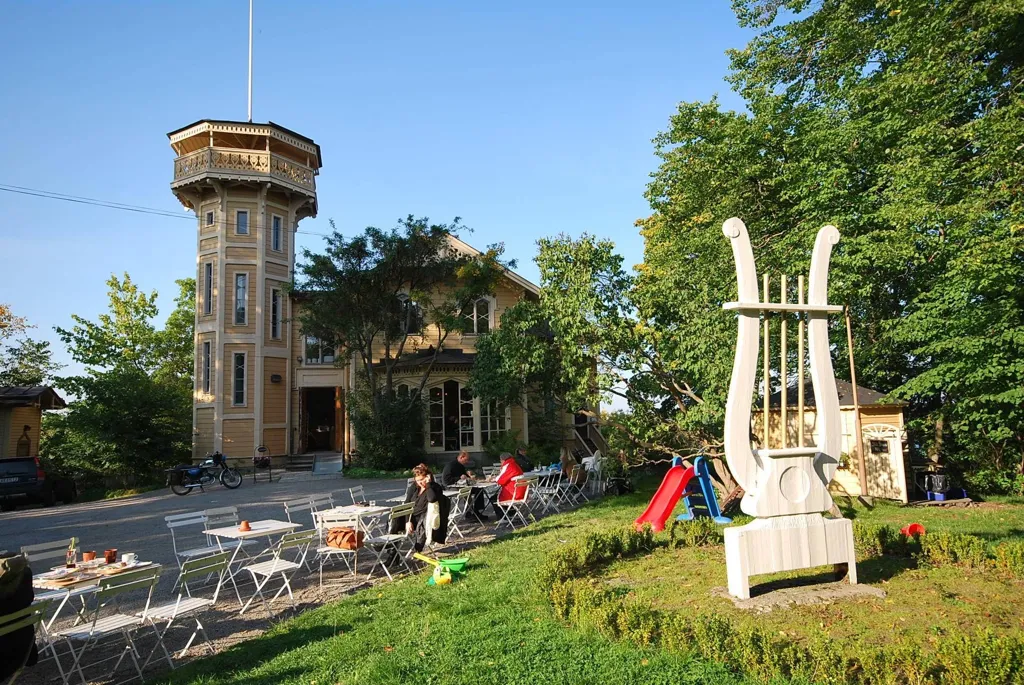 Jardin - Renovated Apartment with Mälaren View in Södermalm