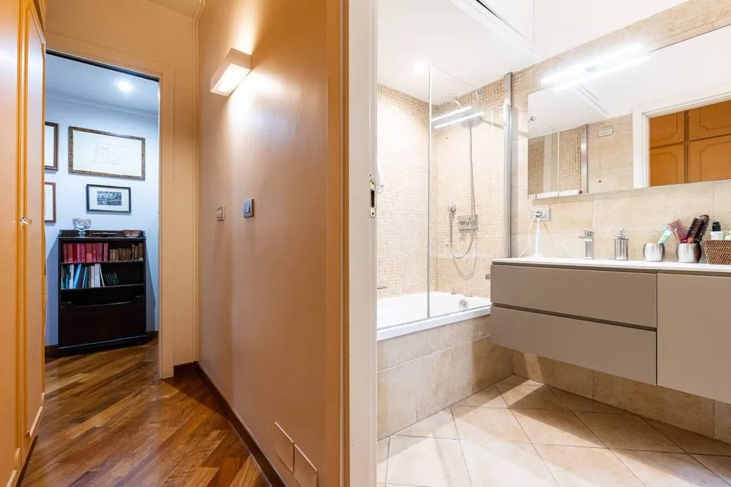 Vannitoad - Luxury Flat with Balcony in Rome's Trieste