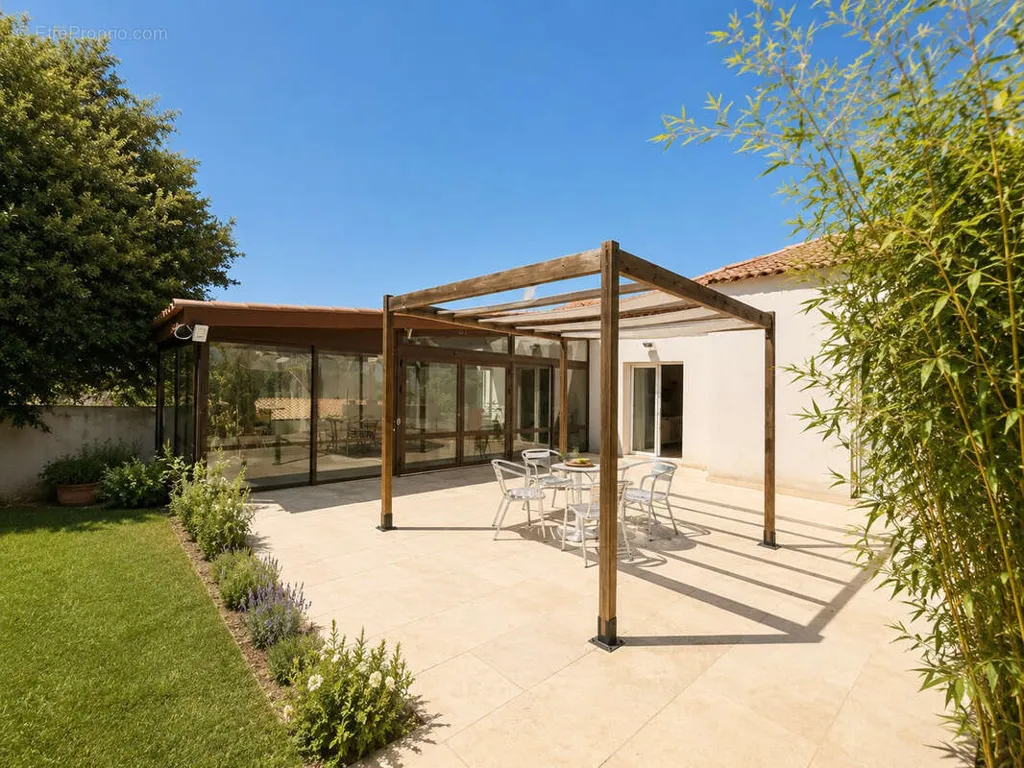 Terrasse - Maison avec Piscine et Jardin à Allauch