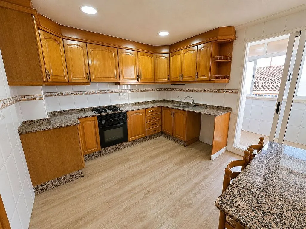 Cuisine - Apartment with Balcony in María Cristina