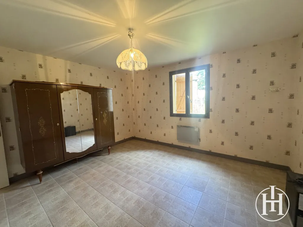 Chambres - Maison à rénover avec jardin à Lurcy-Lévis