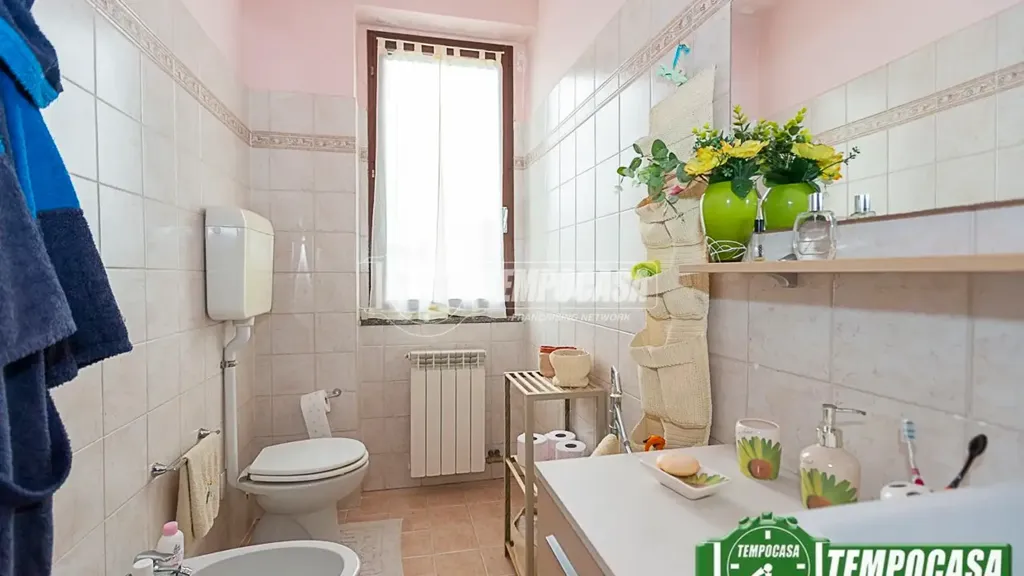 Salles de bain - Rustic Semi-Detached Villa with Garden in Palazzo Pignano