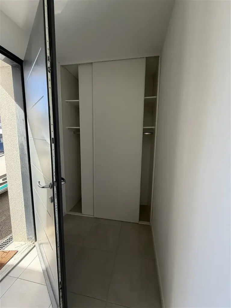 Rooms - Recent House with Garden in Belz