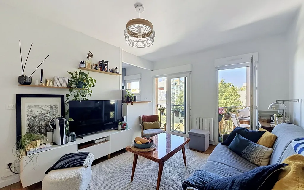 Séjour - Appartement T2 avec Balcon Sud-Ouest à Suresnes