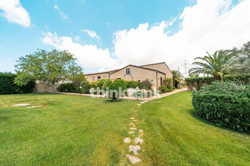 Aed - Rustic Villa with Pool in Ragusa