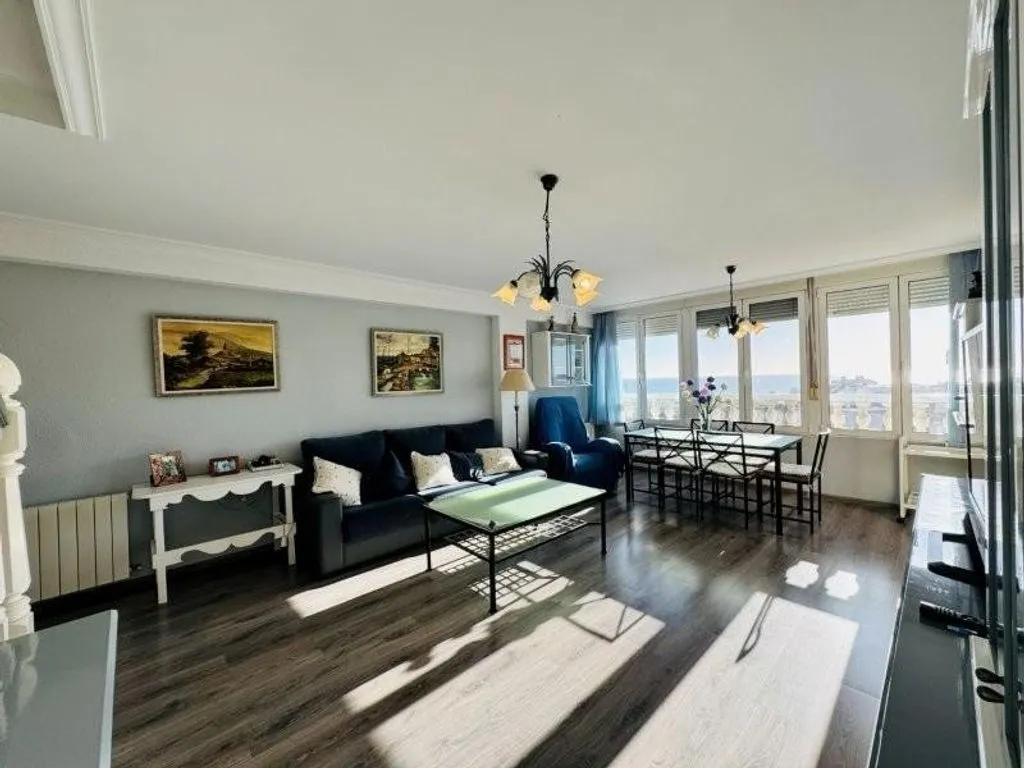 Elutuba - Penthouse with Pool in Torrevieja