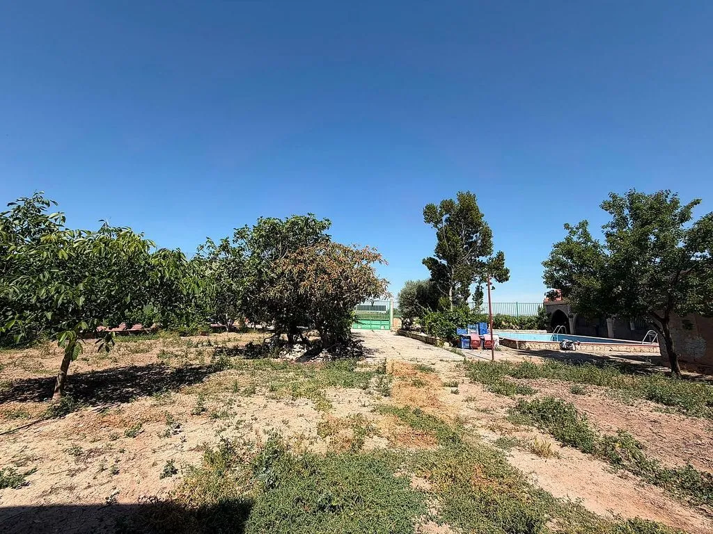 Aed - Rustic House with Pool near Belchite