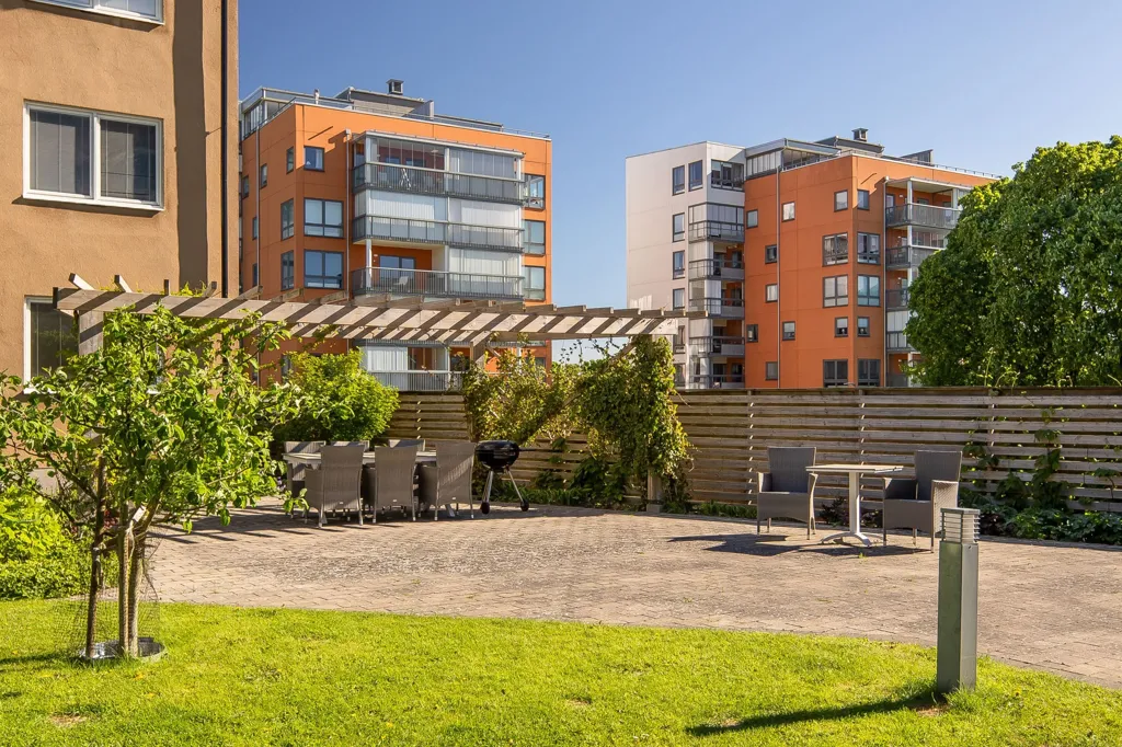Aed - Updated Apartment with Balcony in Västermalm