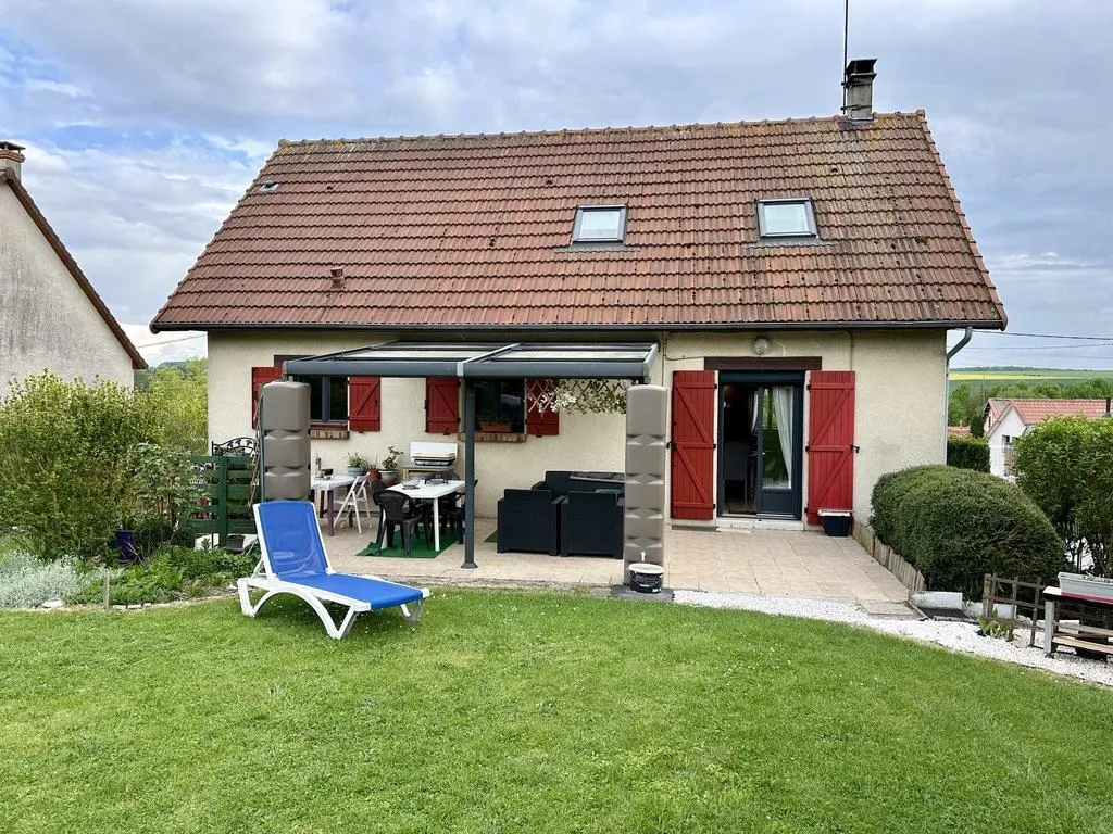 5-toaline maja asukohas Domart-sur-la-Luce