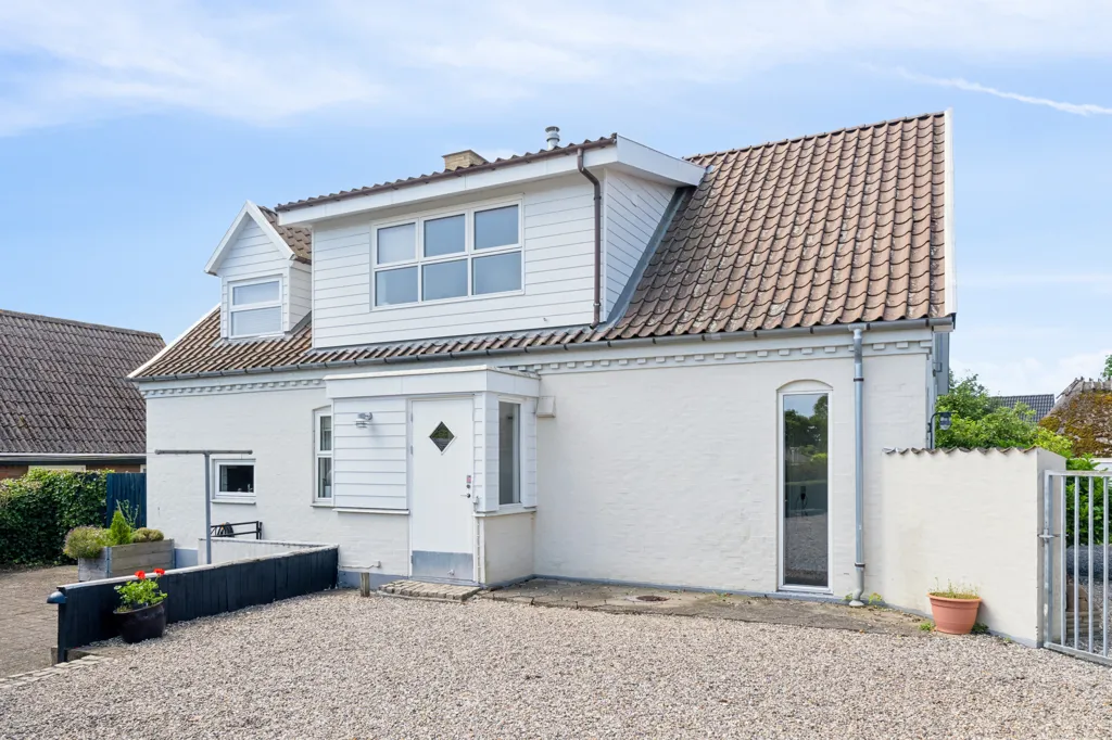 Välivaade - Villa with Workshop in Aunslev