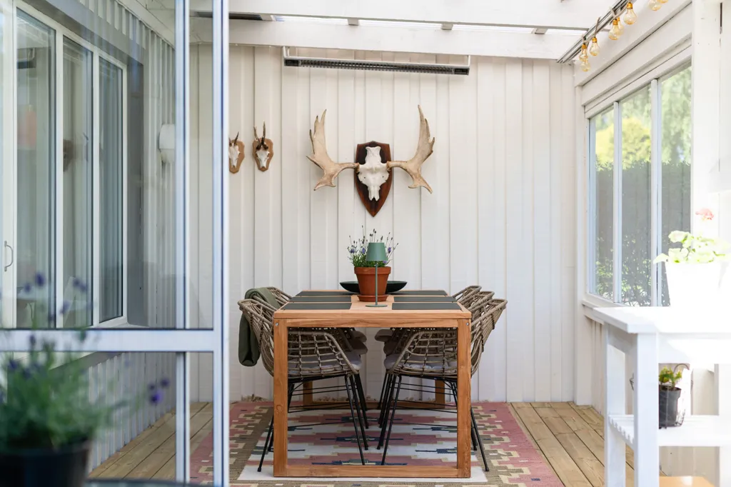 Terrass - Apartment with Balcony in Mantorp