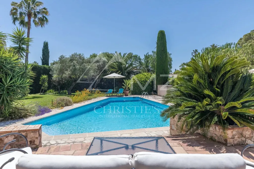 Piscine - Villa provençale avec piscine à Cap d'Antibes