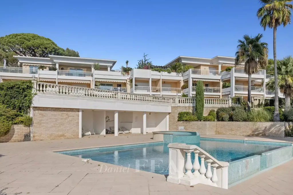 Bassein - Luxury Flat with Sea View in Cannes