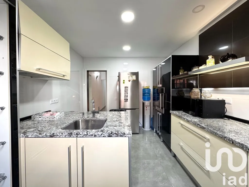 Cuisine - Twin-Storey House with Multiple Terraces in Cambrils