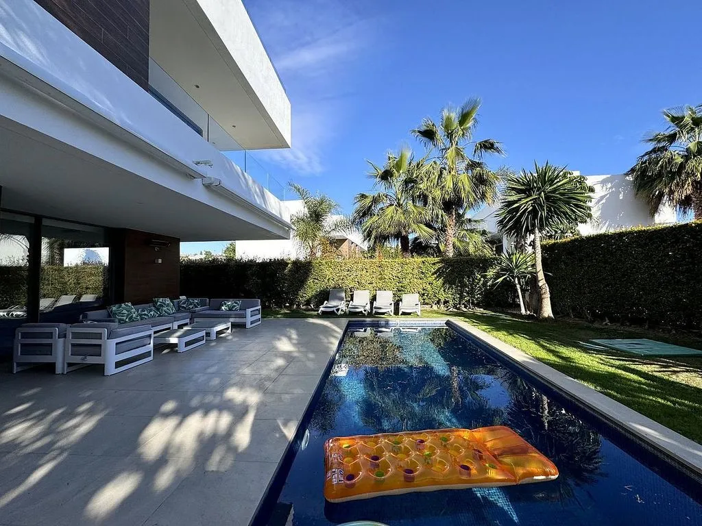 Piscine - Luxury Villa with Pool in Estepona