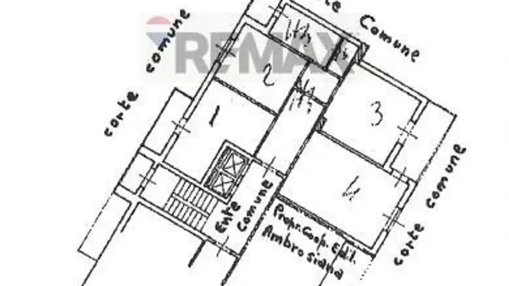 Plaan - Bright Three-Bedroom with Park Views in Vedano al Lambro
