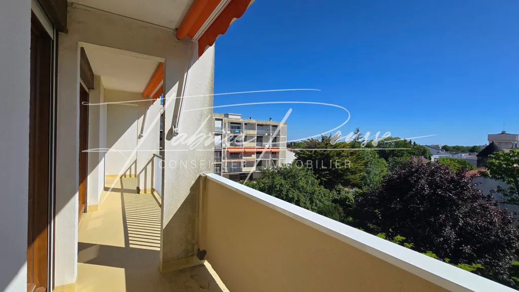 Rõdu - Apartment with Balcony in La Rochelle