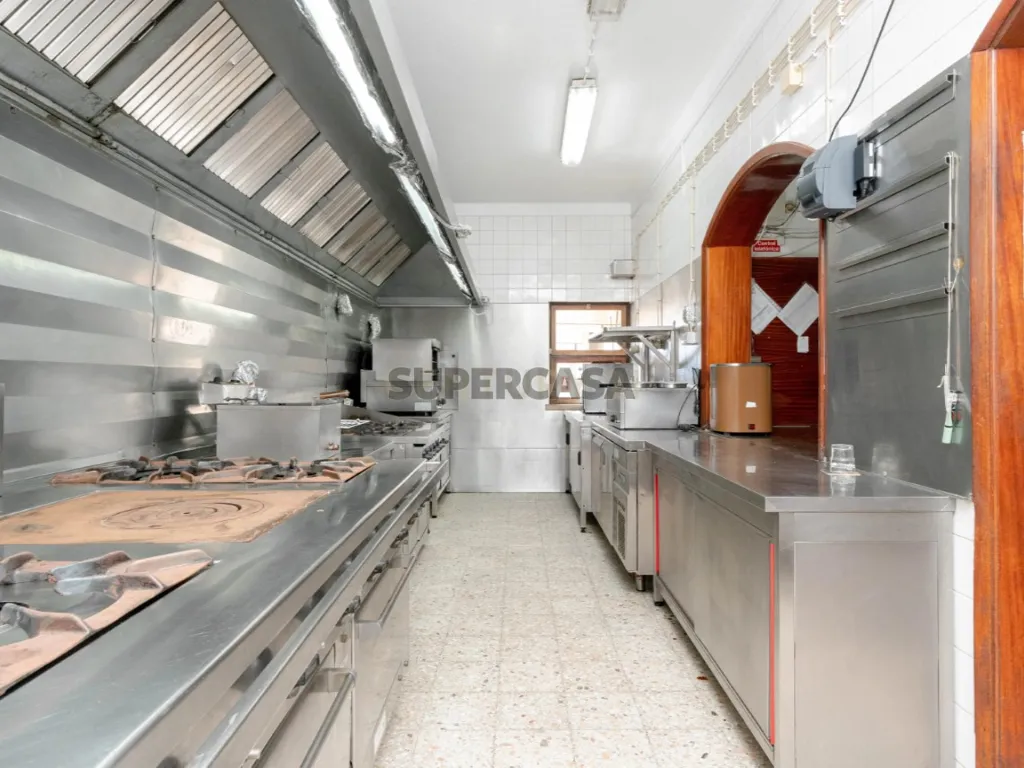 Cuisine - Luxury House with Restaurant in Albufeira