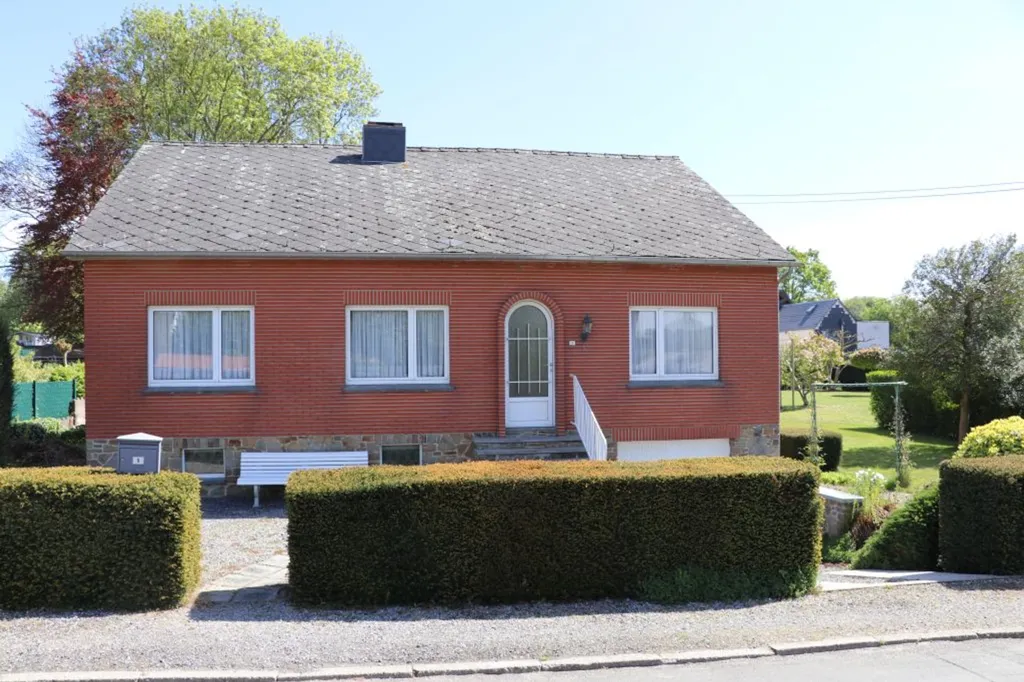Esterno - House with Ample Storage in Namur