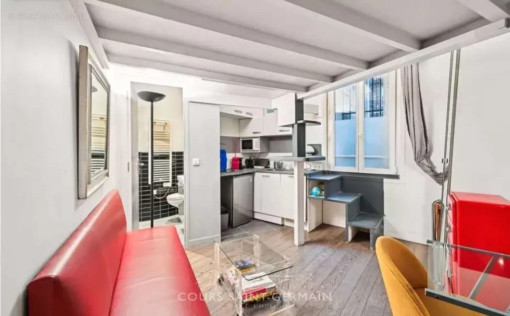 Elutuba - Architect's Loft with Cathedral Ceiling in Paris