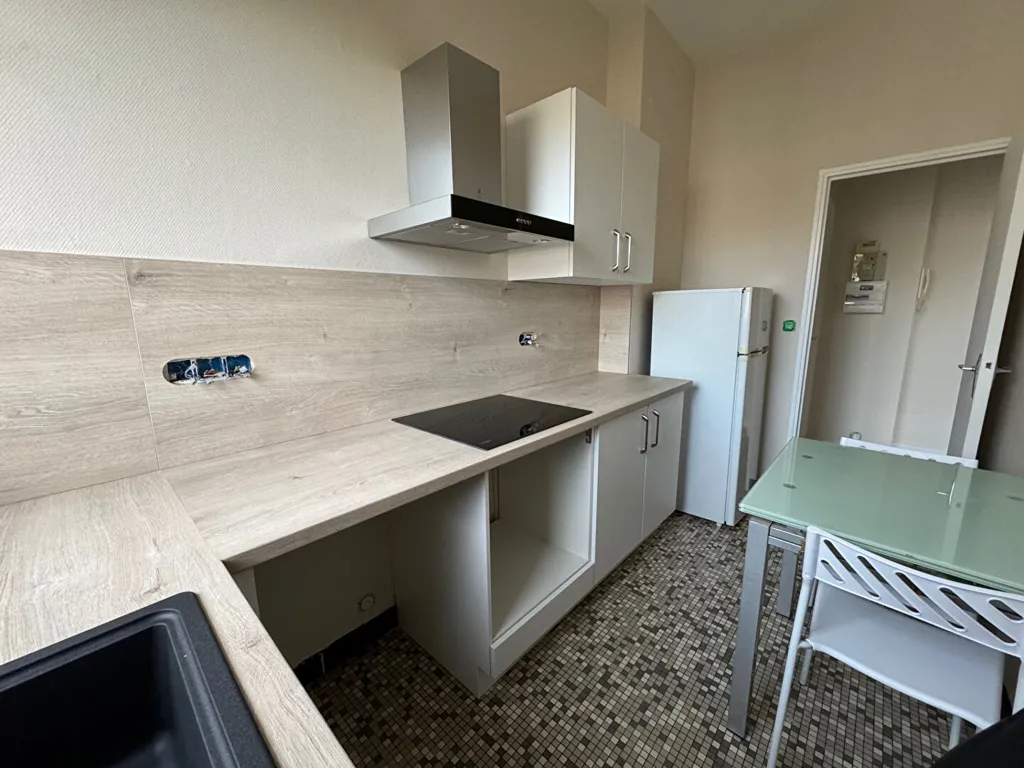 Köök - Renovated Flat with Park View in Blois