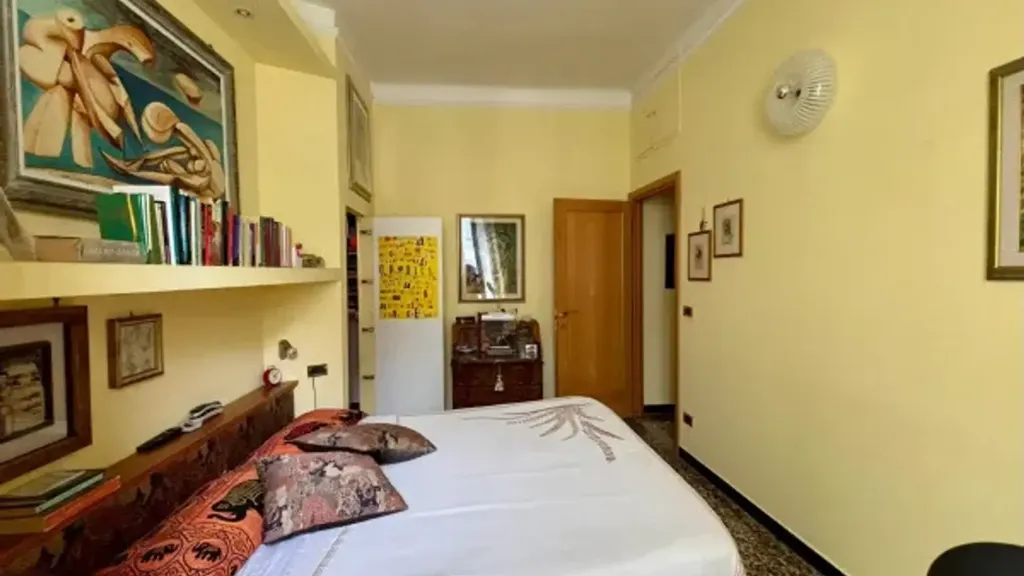 Bedrooms - Apartment with Balcony in Sestri Ponente