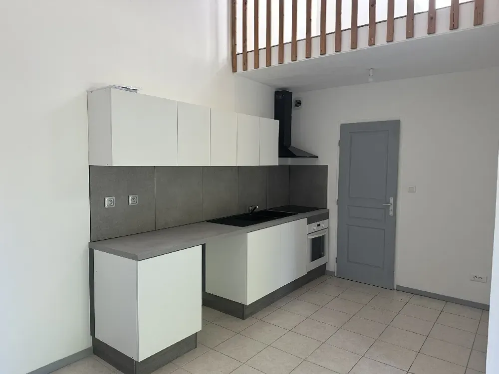 Kitchen - Duplex Apartment with Parking in Gaillac