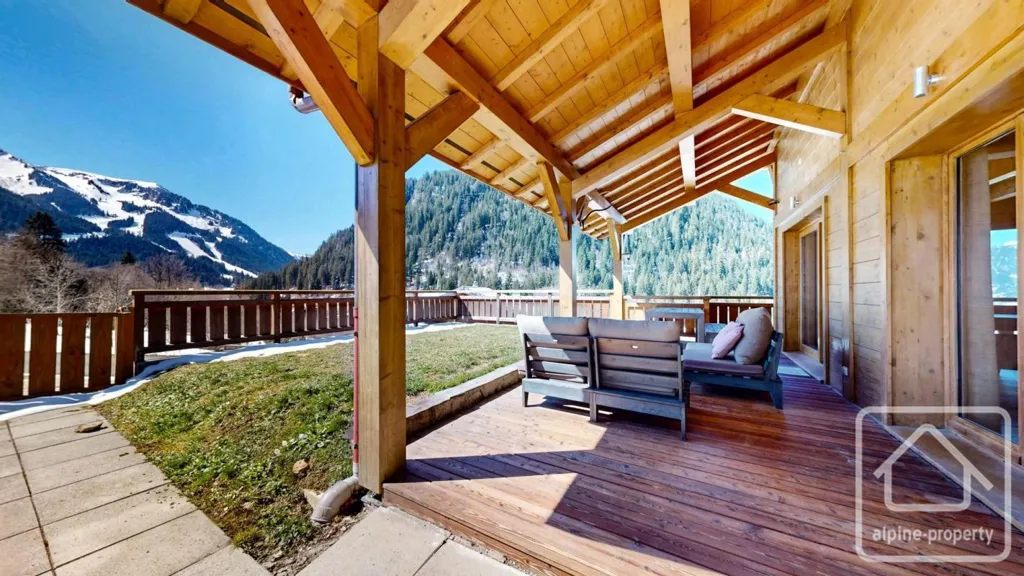 Terrass - Contemporary Chalet with Jacuzzi in Châtel