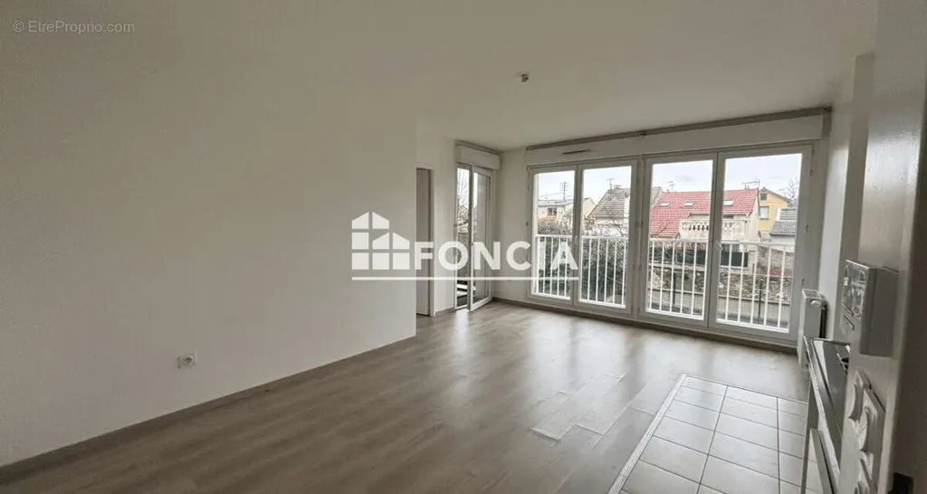 Soggiorno - T2 Apartment with Balcony in Argenteuil