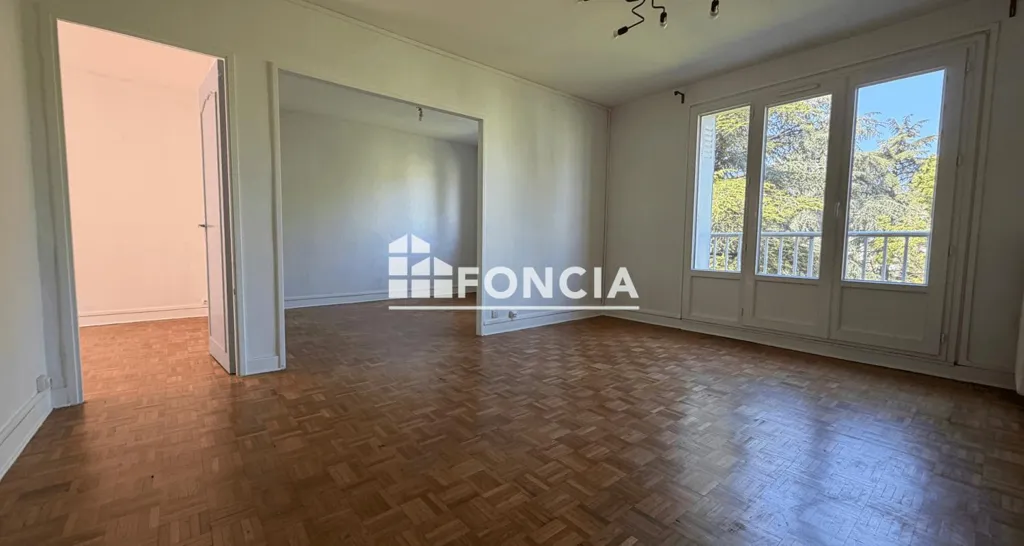 Elutuba - T3/T4 Apartment with Park View in Le Martinet