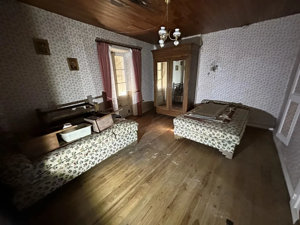 Chambres - Maison Bourgeoise avec Dépendances et Gros Potentiel à Thouars