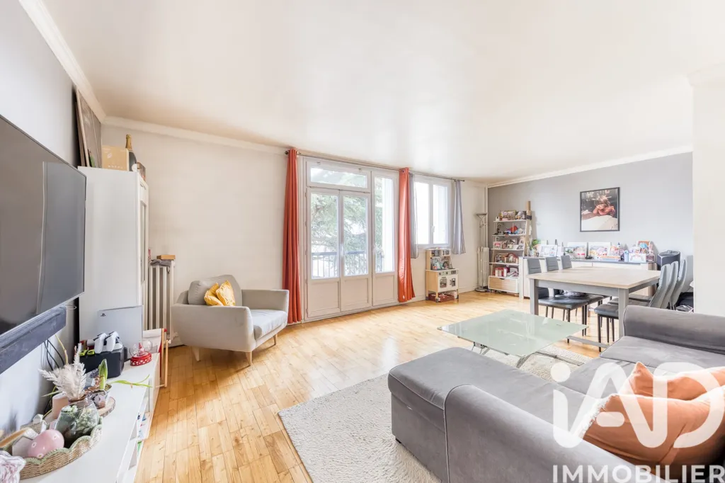 Séjour - Appartement 3 Pièces dans Résidence à Cachan