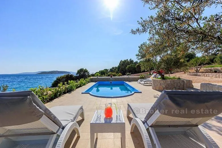 Piscina - Contemporary Villa with Pool in Trogir