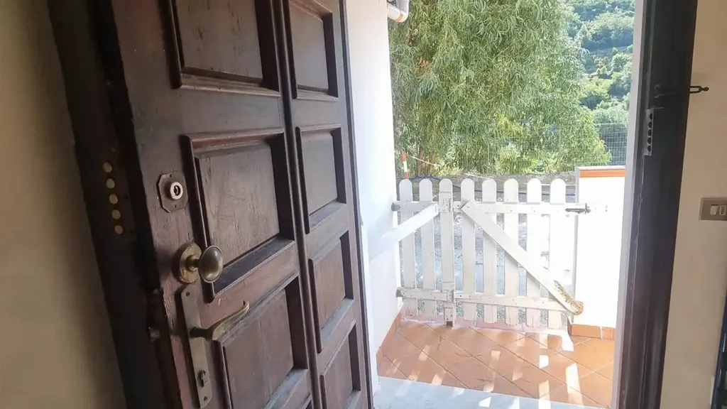 hallway_entrance