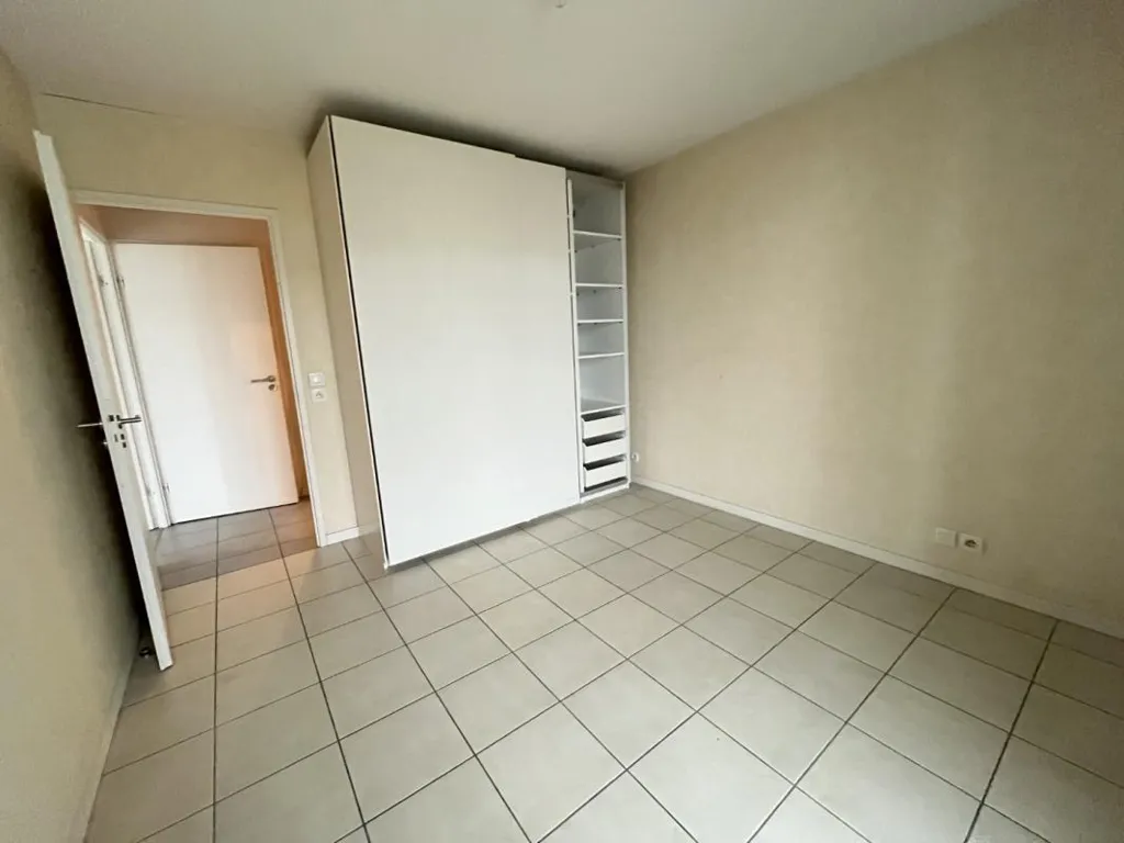 2-toaline korter asukohas Grenoble