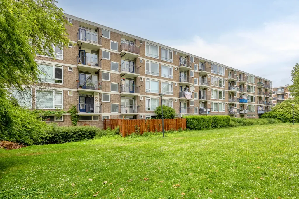 Jardin - Maisonnette with Three Balconies in Schiedam