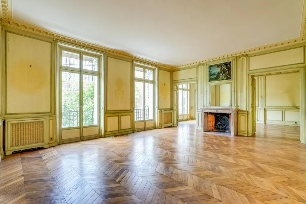 Séjour - Appartement 8 Pièces avec Balcon au 2ème Étage, Paris 6