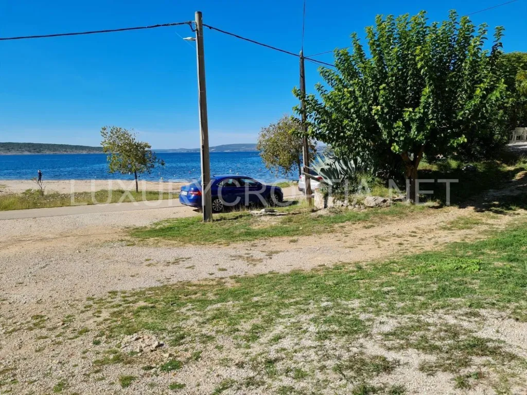 Jardin - Seafront House with Terrace in Posedarje