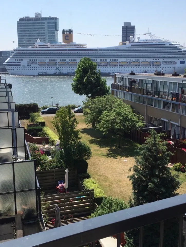 Rõdu - Studio with Water View in Amsterdam Centre