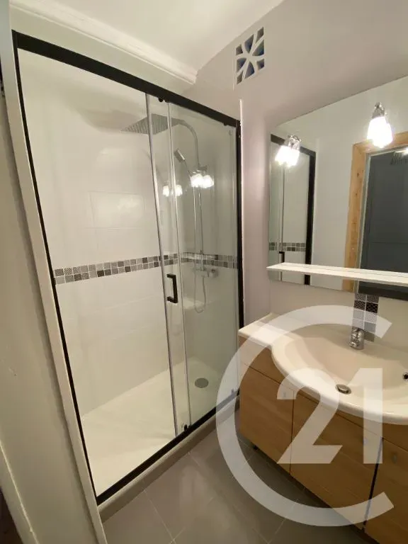 Bagni - 3-Bed Apartment with Courtyard in Châteaudun