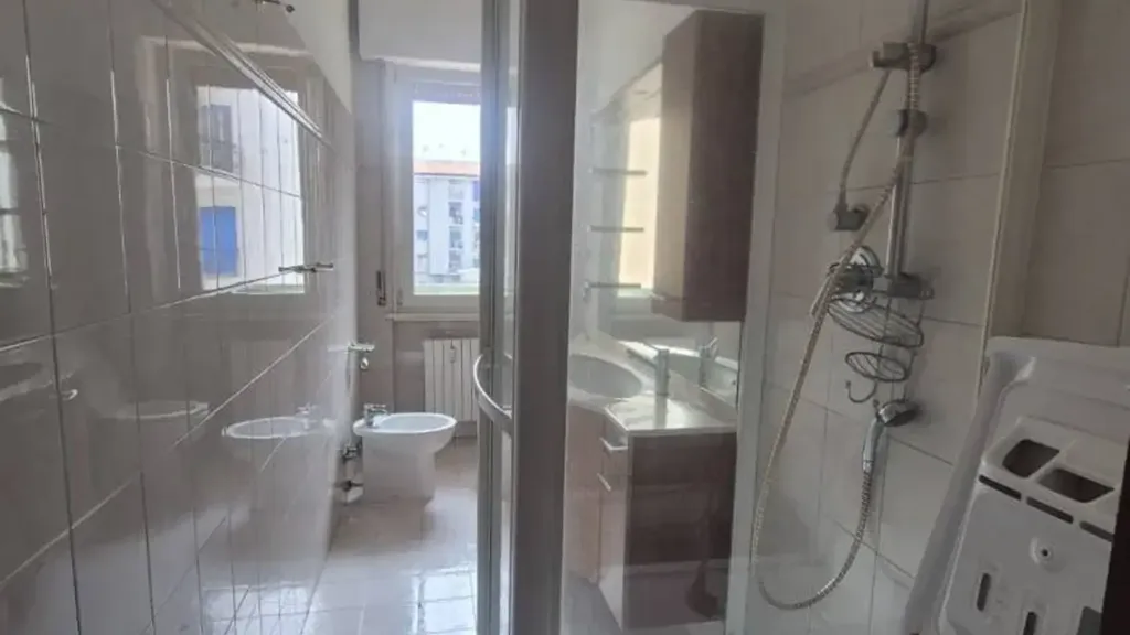 Vannitoad - Trilocale with Balcony in Cesano Boscone