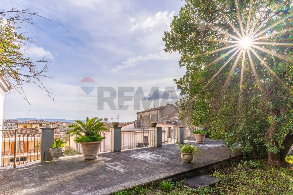 Terrass - Historic Villa with Garden in San Castrese
