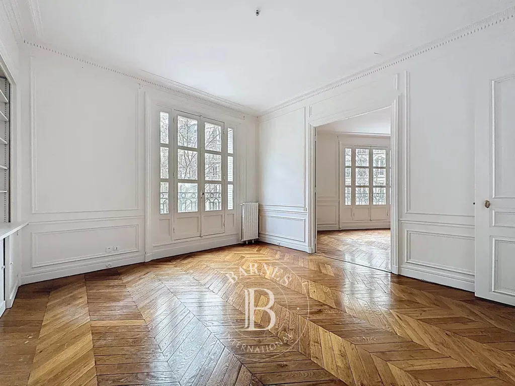 Séjour - Appartement Luxe avec Vue sur la Ville près de la Tour Eiffel