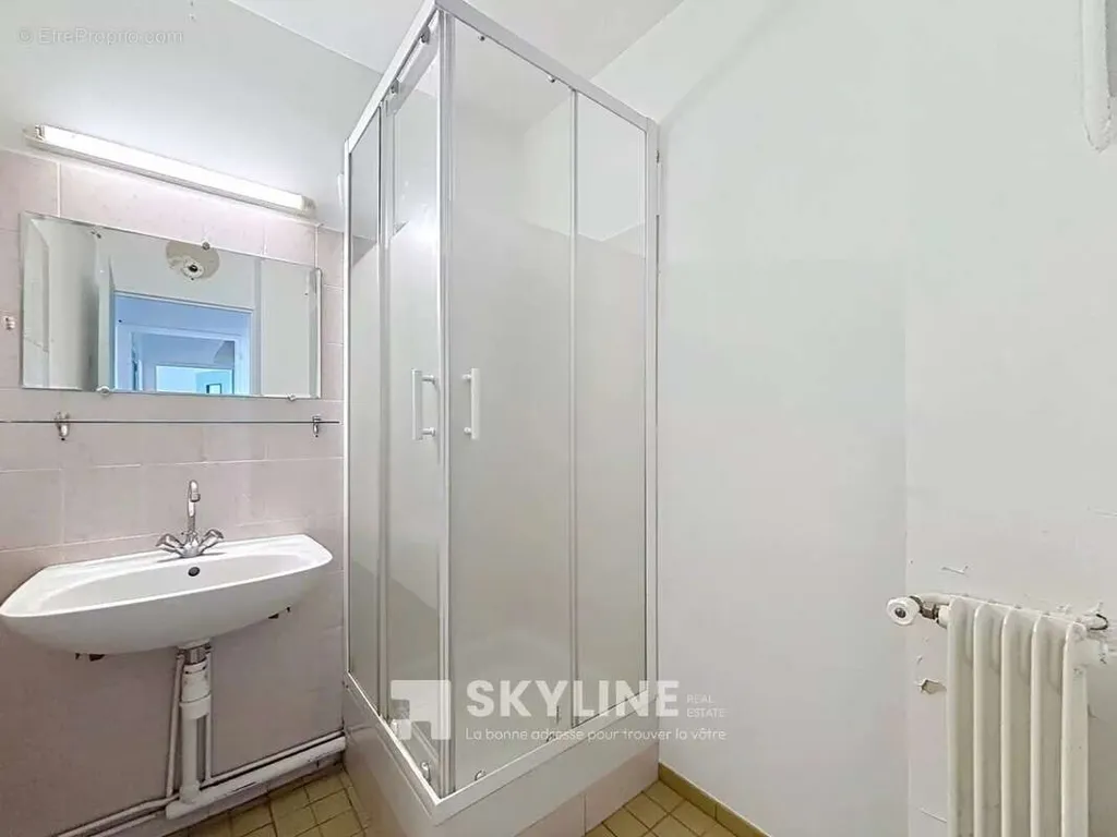 Bagni - T2 with Balcony in Marseille-13e